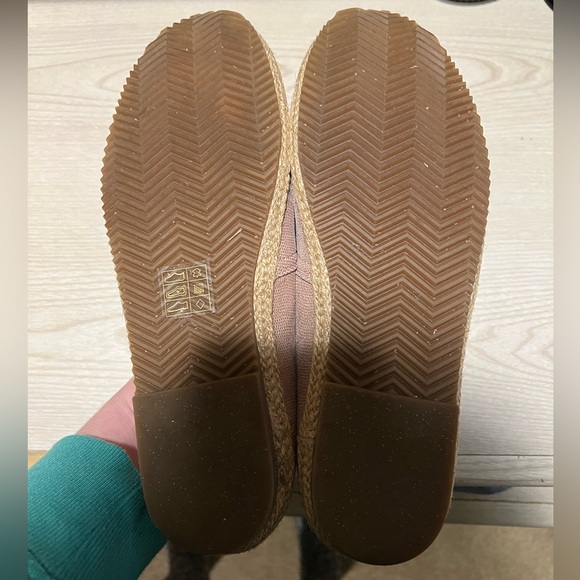 Aetrex Worldwide Blush Snake Slip on Shoes - Picture 5 of 6